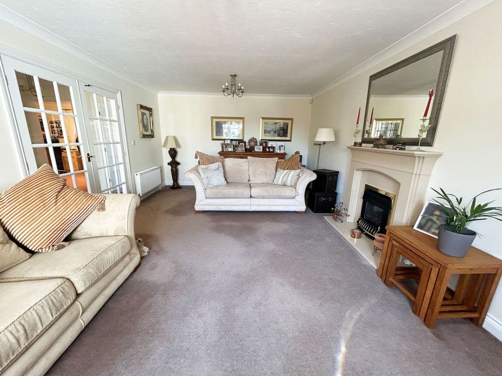Property photo 3 of 31
