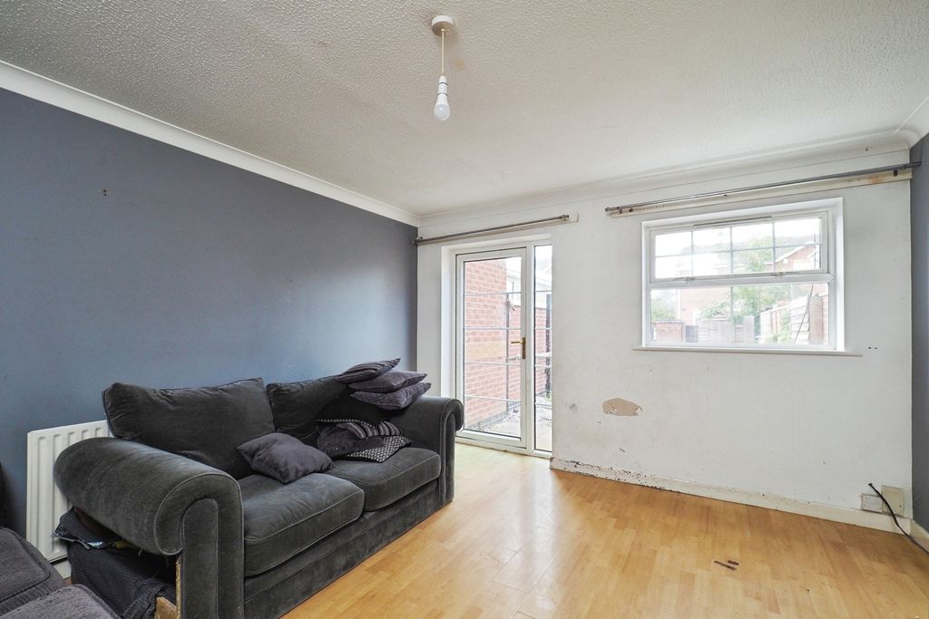 Property photo 3 of 17 Photo