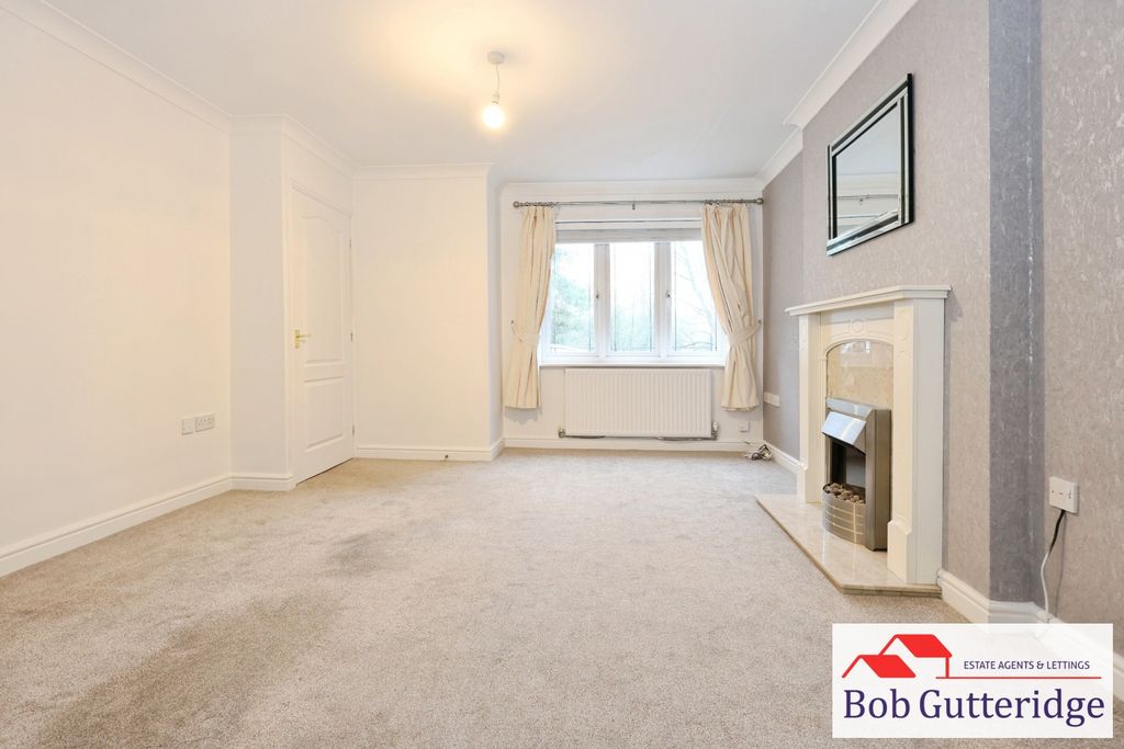 Property photo 3 of 33 Lounge