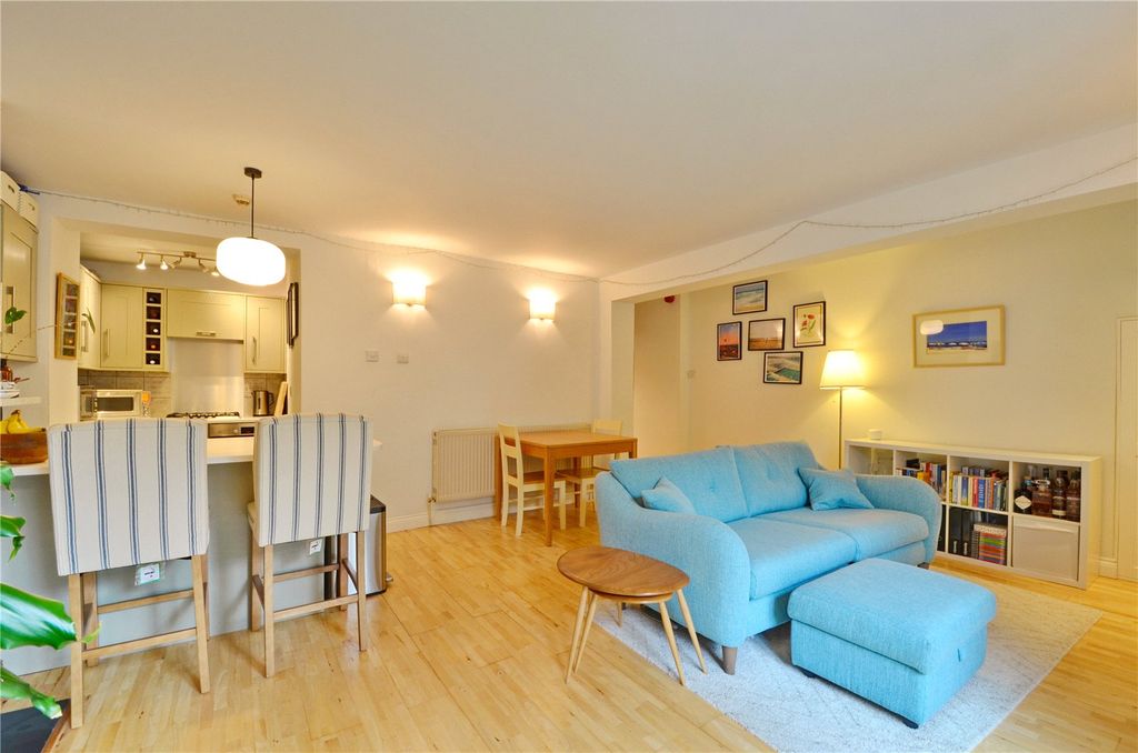 Property photo 2 of 19 Picture No. 09