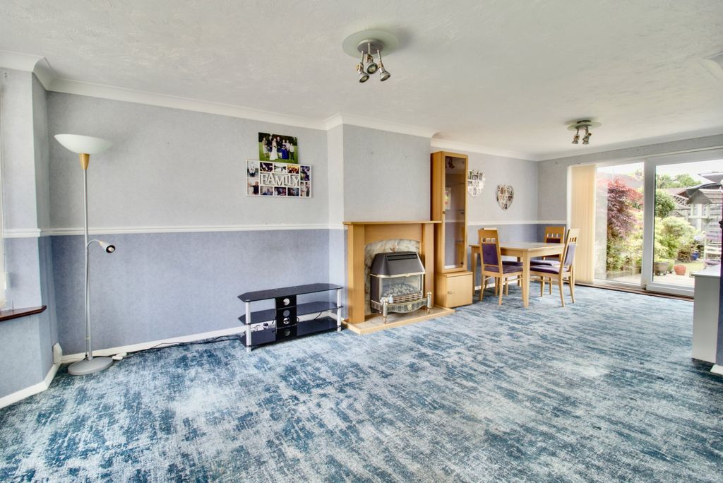 Property photo 2 of 23