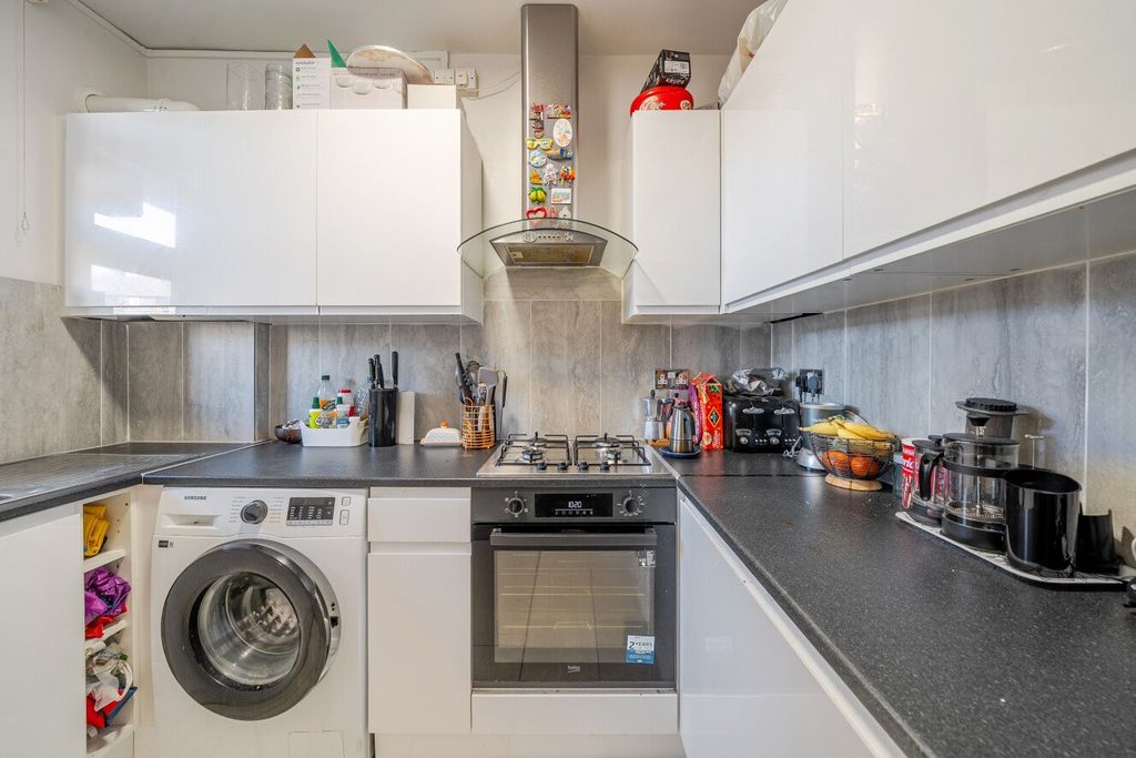 Property photo 3 of 16 Picture No. 18