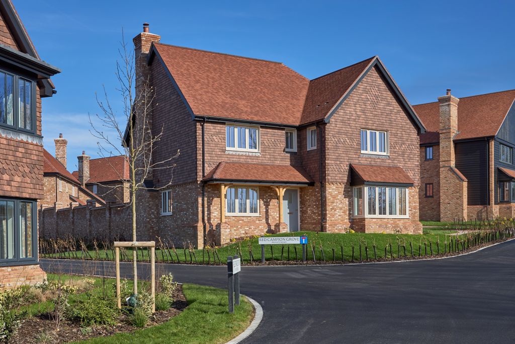 Property photo 1 of 16 67 Oak