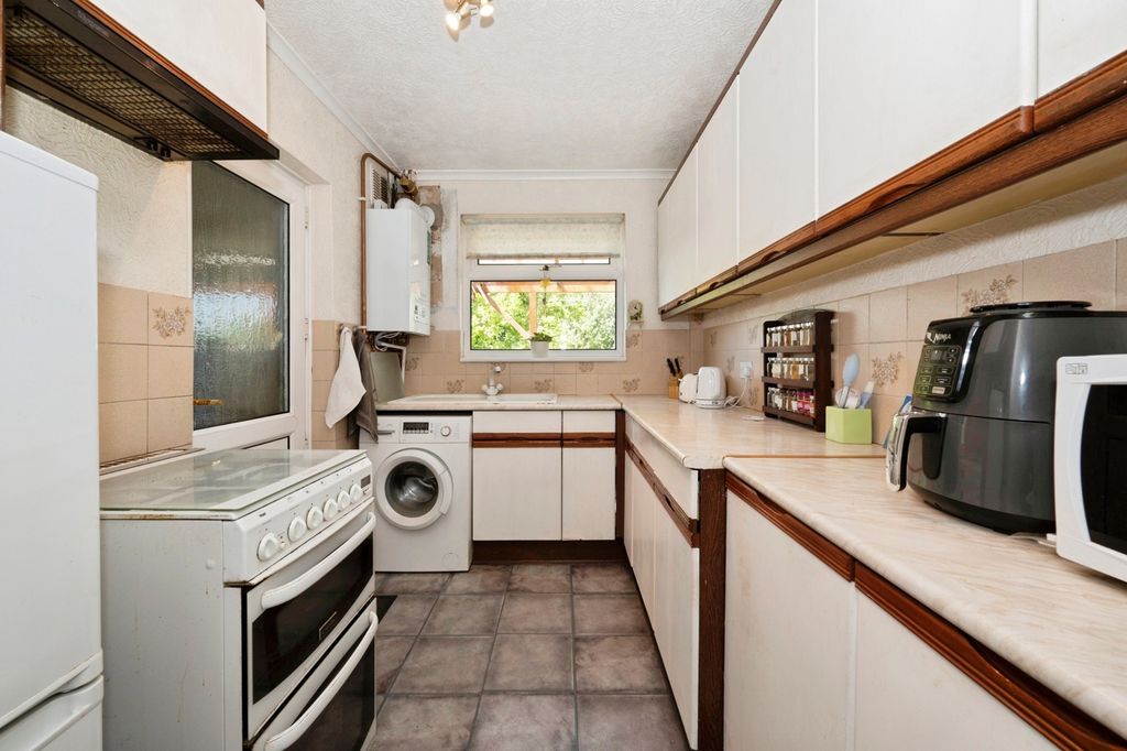 Property photo 2 of 13 Kitchen