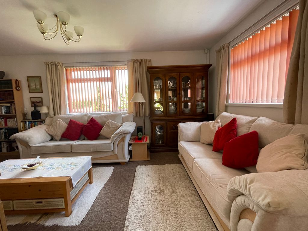 Property photo 3 of 34