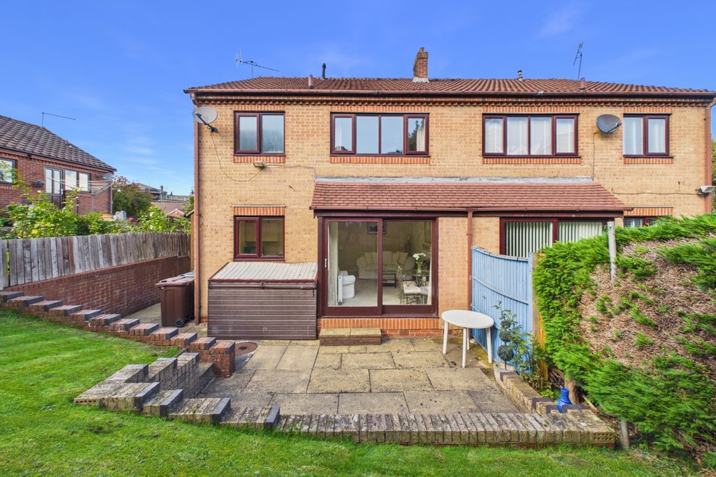 Property photo 1 of 17 External