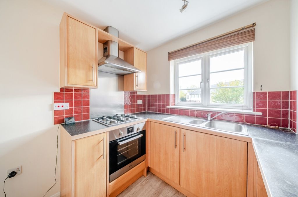 Property photo 3 of 15 Ven Kitchen 2