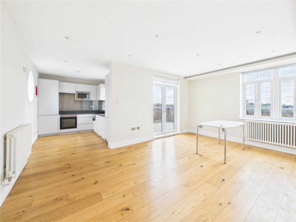 Property photo 2 of 16 Picture No. 04