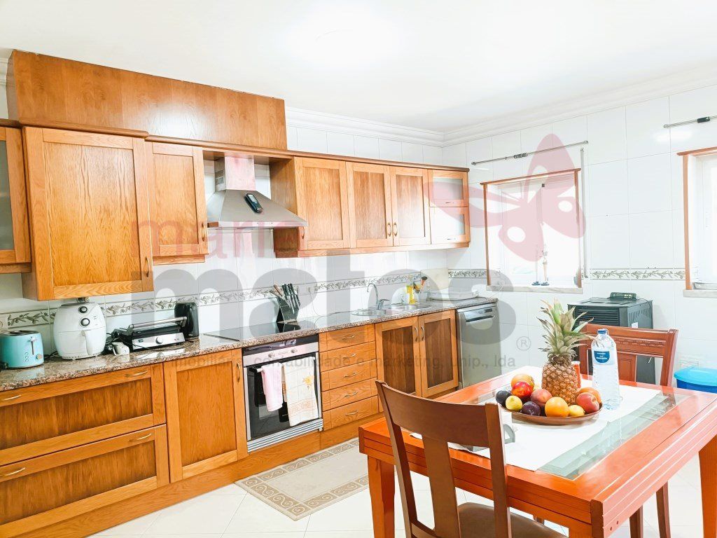 Property photo 3 of 34