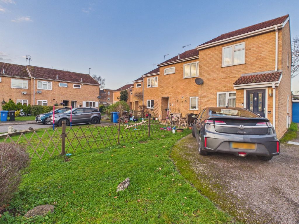 Property photo 2 of 9 Front