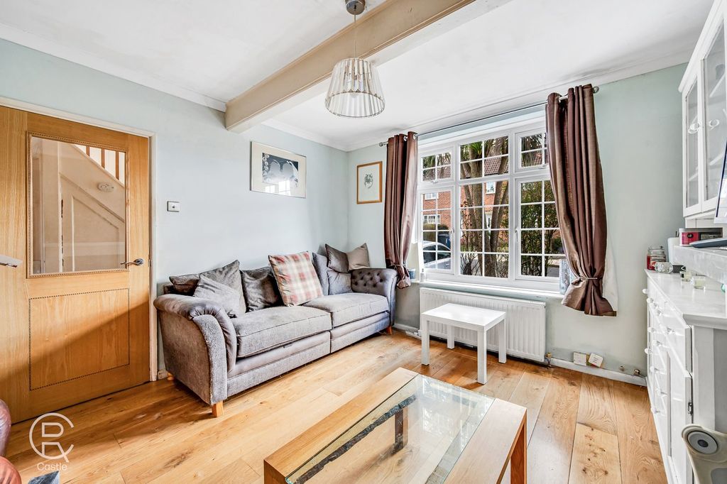 Property photo 3 of 11