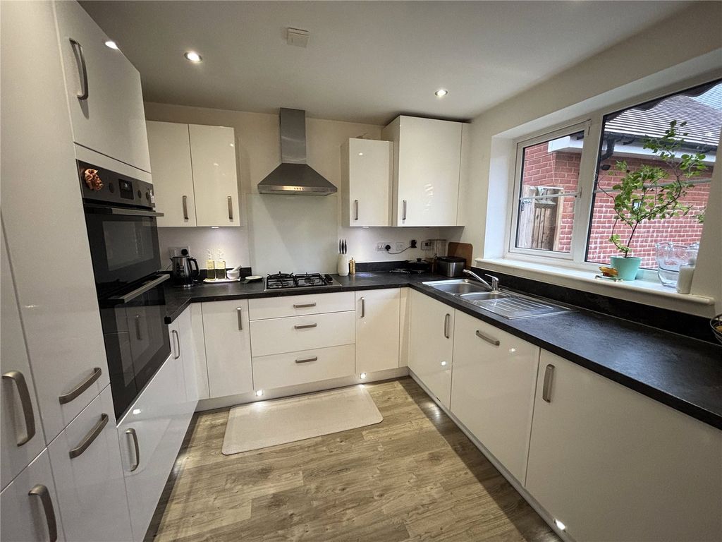 Property photo 2 of 13 Picture No. 06