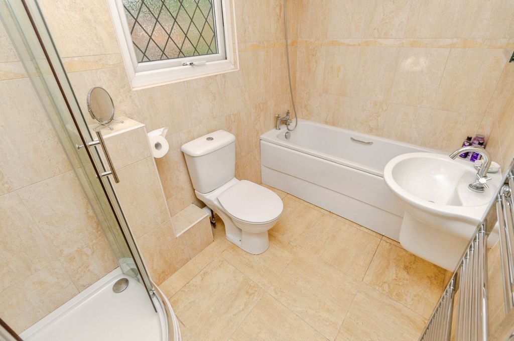 Property photo 3 of 17 Photo
