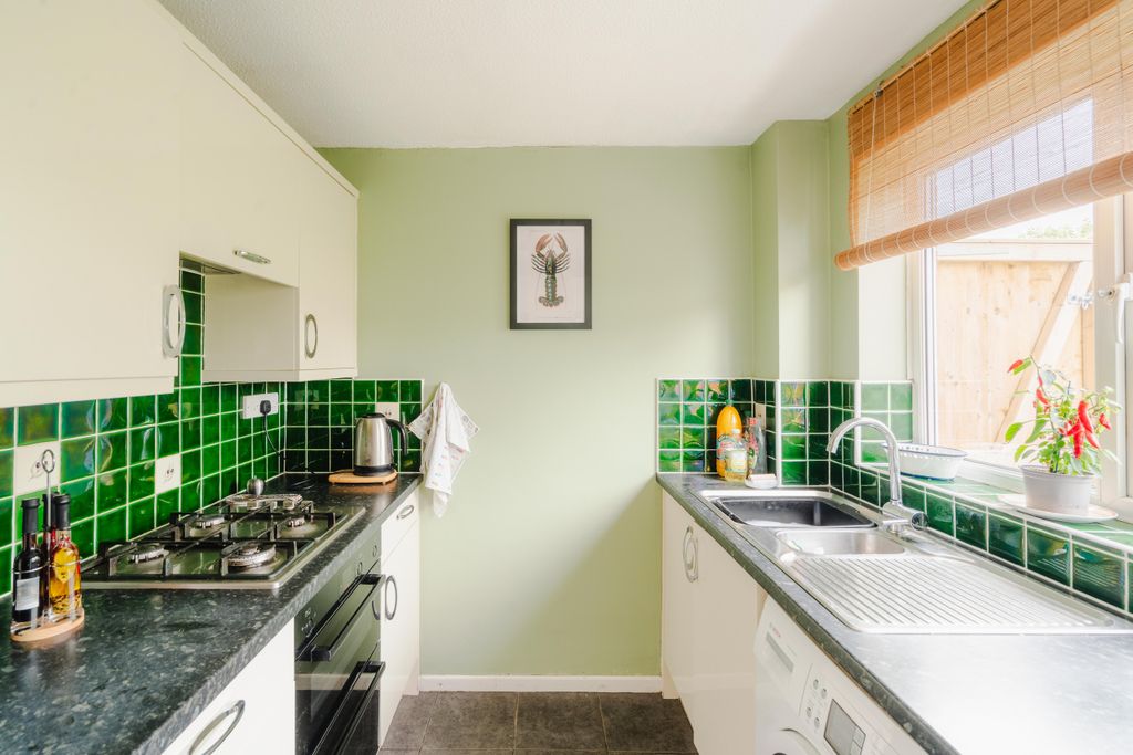 Property photo 3 of 16 11