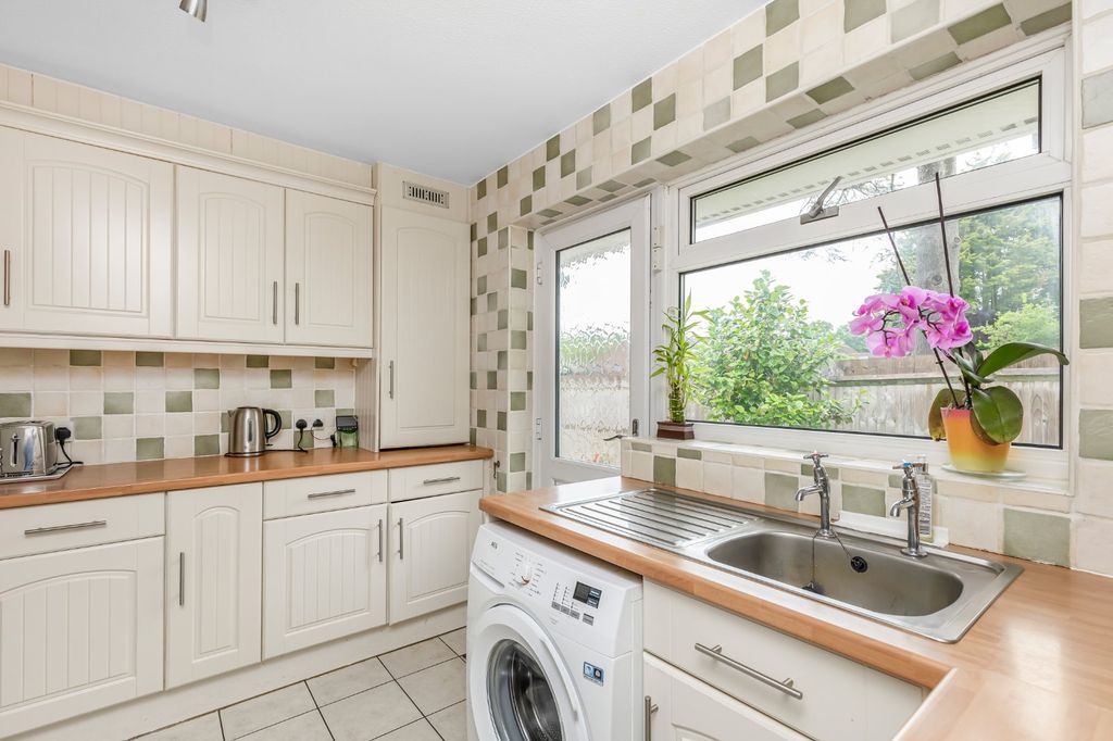 Property photo 2 of 17 Picture No. 01
