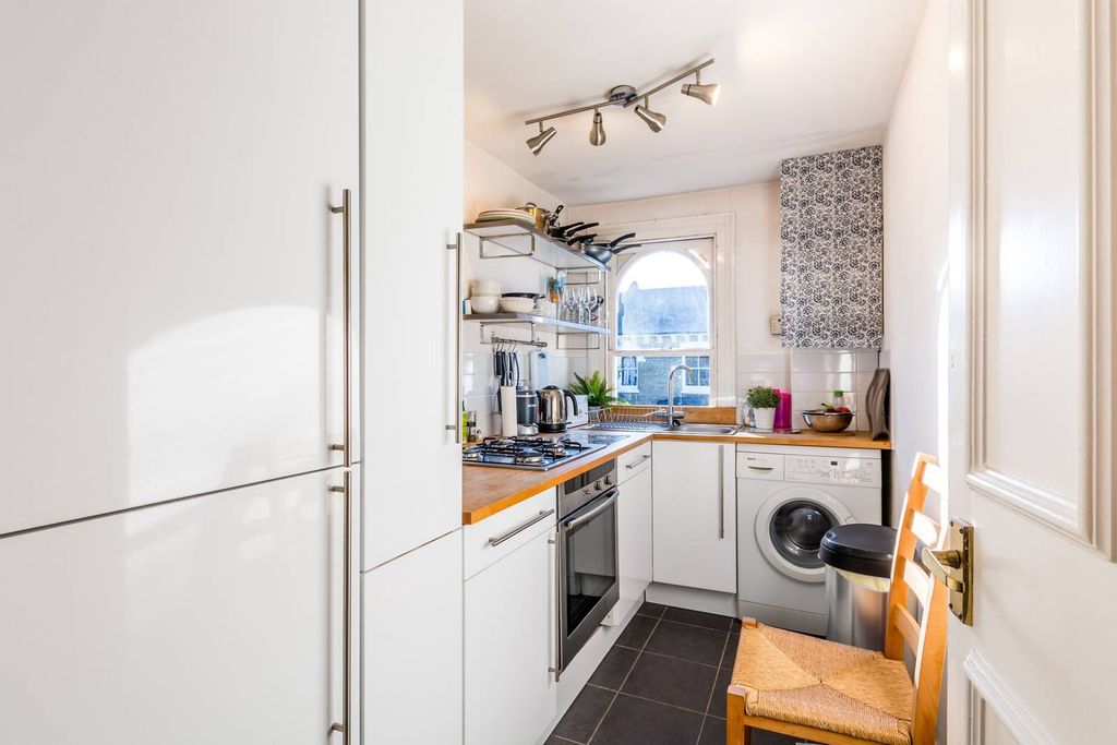 Property photo 1 of 3