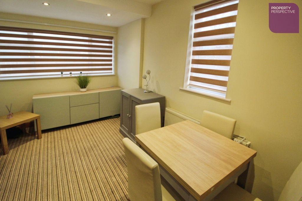 Property photo 3 of 10 Dining Room