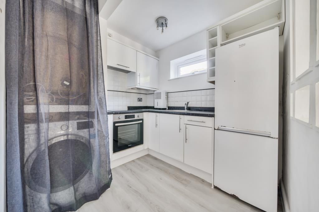 Property photo 3 of 20 Kitchen