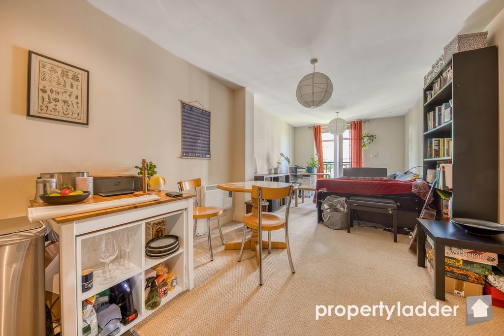 Property photo 2 of 8 Pl-2