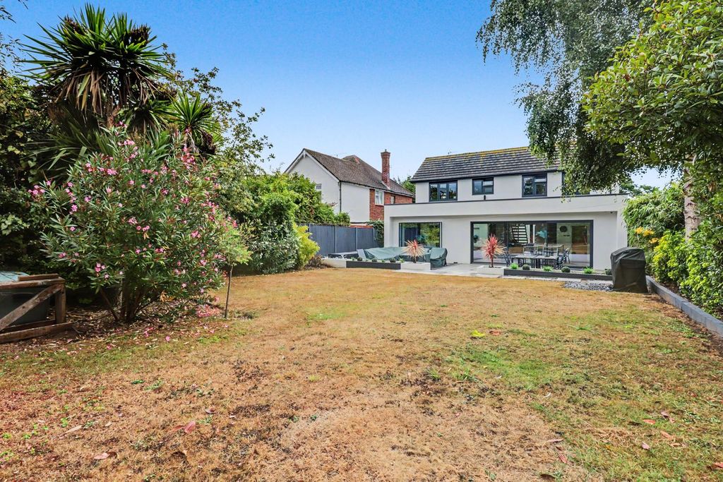 Property photo 3 of 31