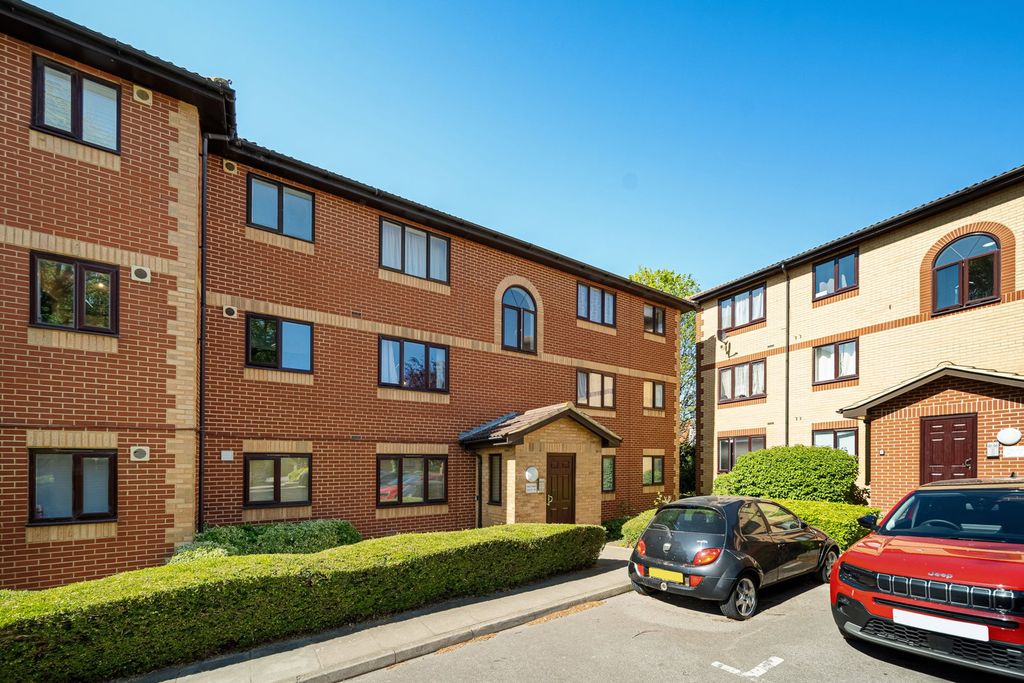 Property photo 2 of 6