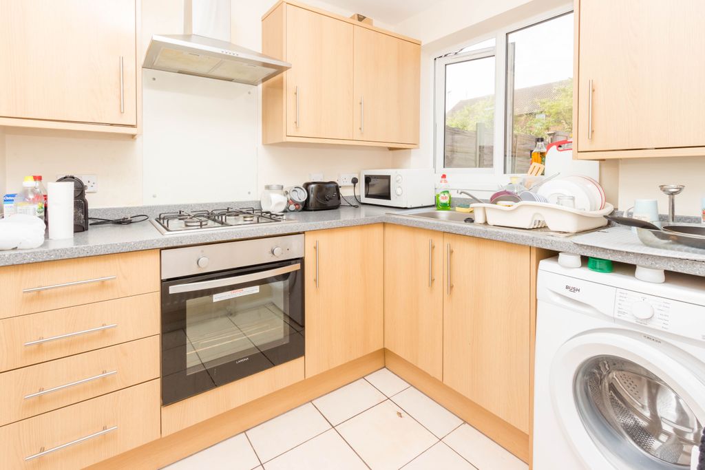 Property photo 2 of 4 Kitchen