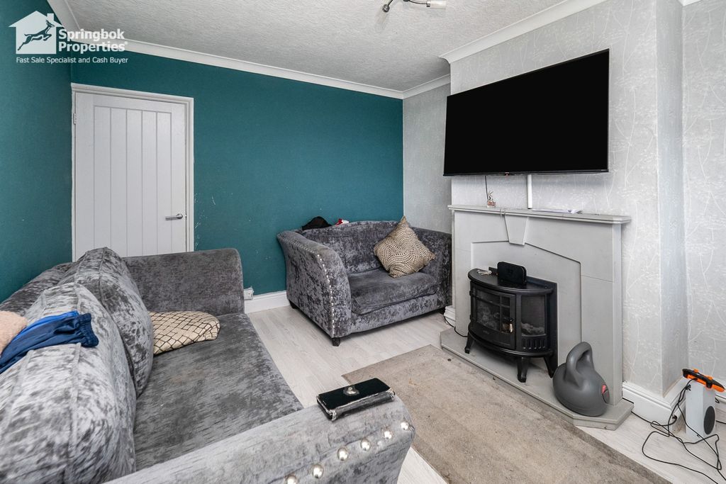 Property photo 3 of 9 Image 2