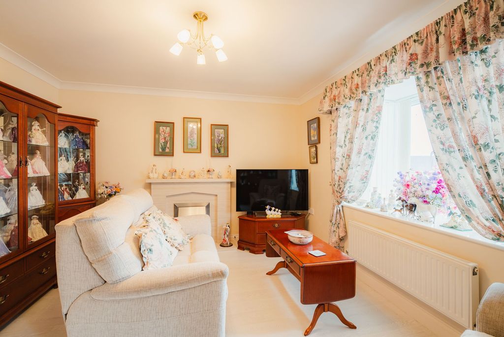 Property photo 3 of 18