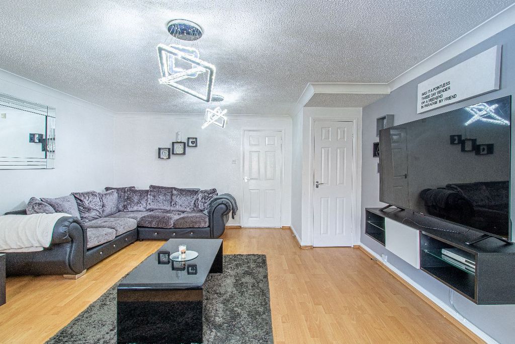 Property photo 2 of 29