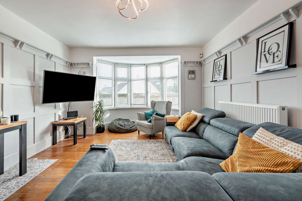 Property photo 2 of 44