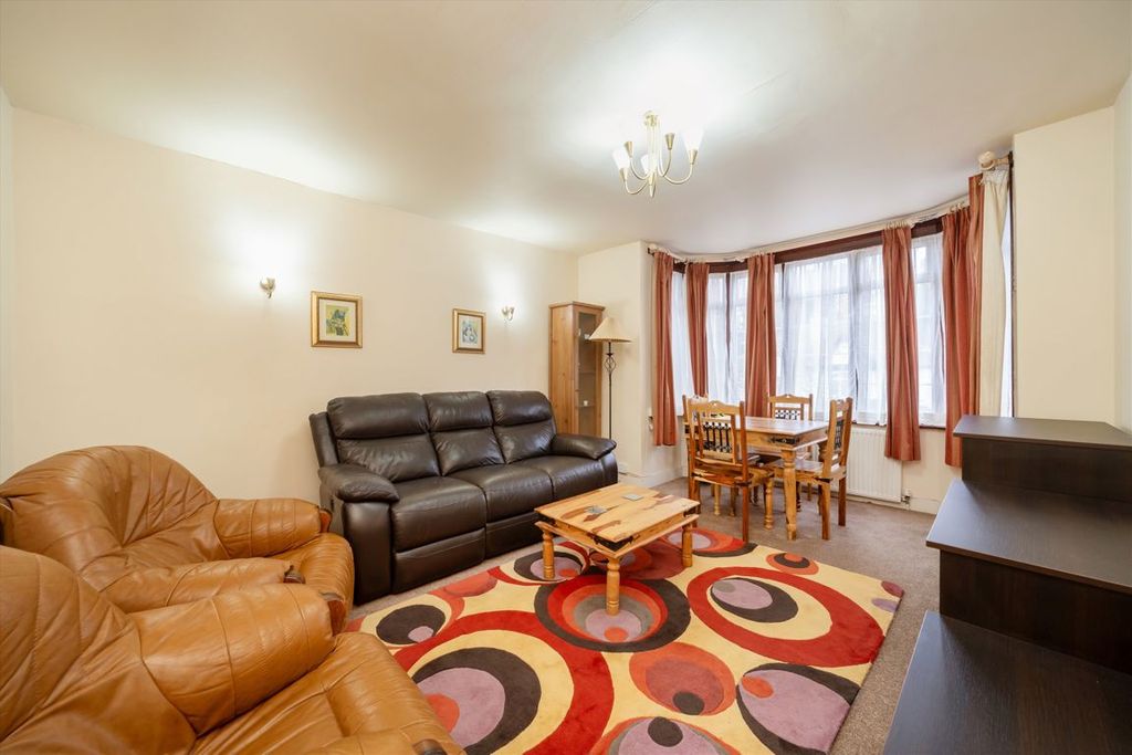 Property photo 2 of 5