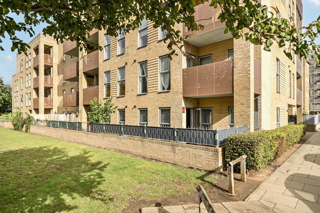 Property photo 1 of 20 1347626-19-68B6B2...
