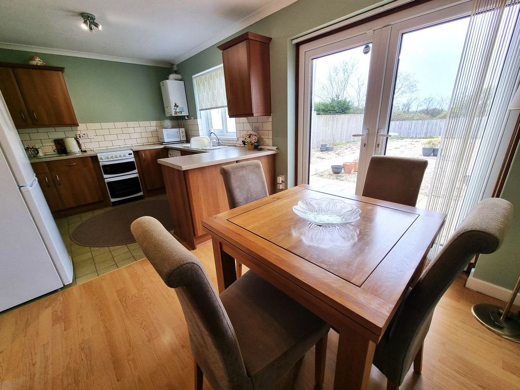 Property photo 3 of 25 Kitchen/Dining Room