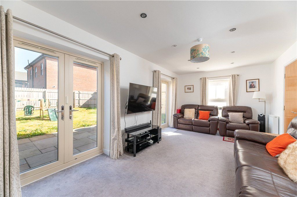 Property photo 3 of 30 Living Room