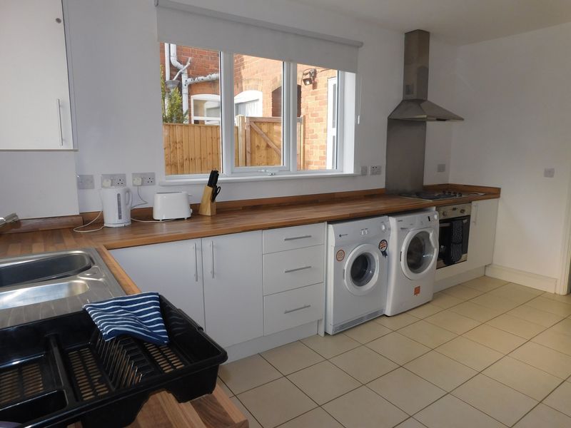 Property photo 3 of 9 Kitchen