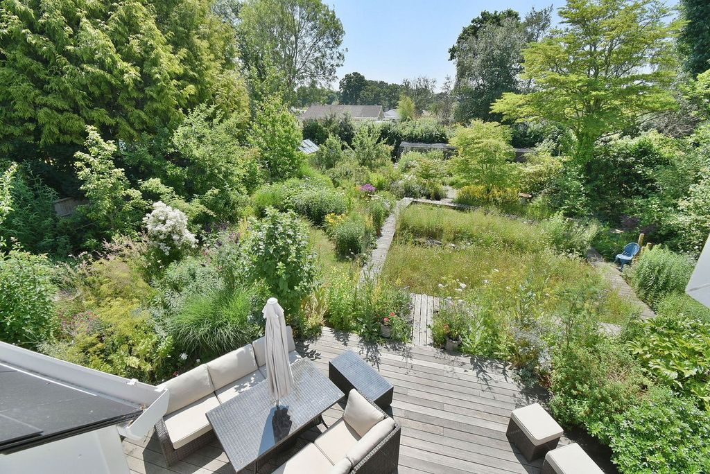 Property photo 2 of 38
