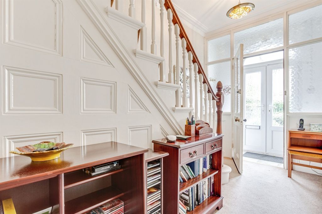 Property photo 2 of 17