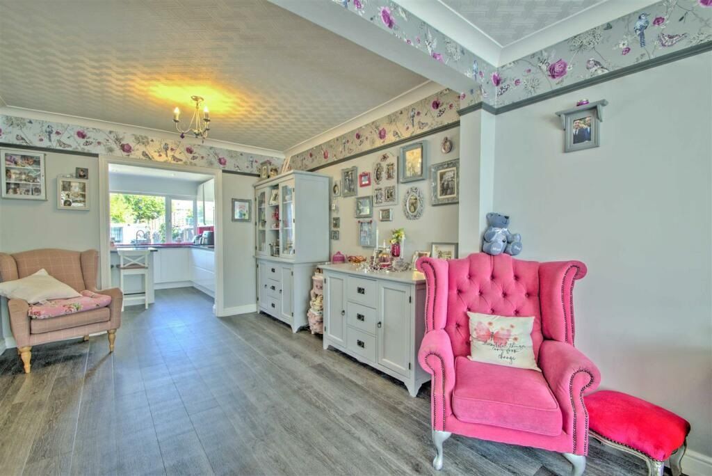 Property photo 2 of 7 Photo 2