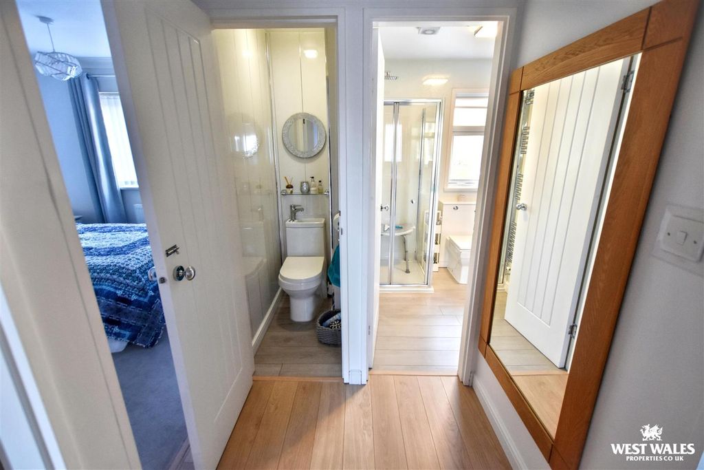 Additional image 14 of 3 bed detached bungalow for saleGateholm Avenue, Milford Haven SA73