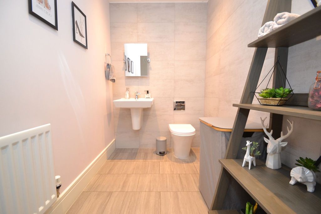 Property photo 3 of 16 Photograph 3