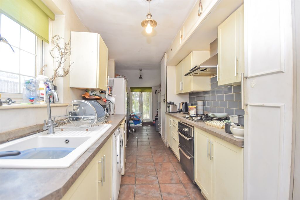 Property photo 3 of 9