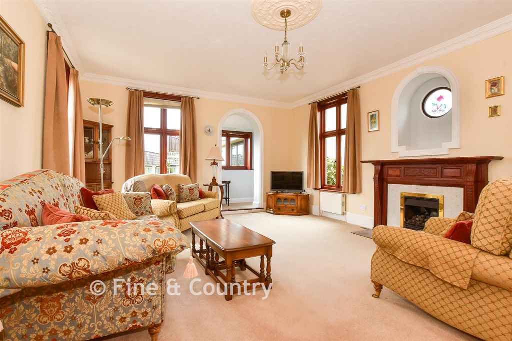 Property photo 3 of 22 Sitting Room