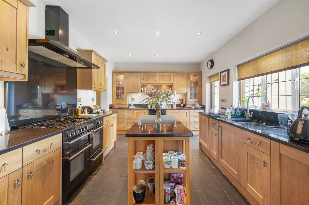 Property photo 3 of 12 Kitchen