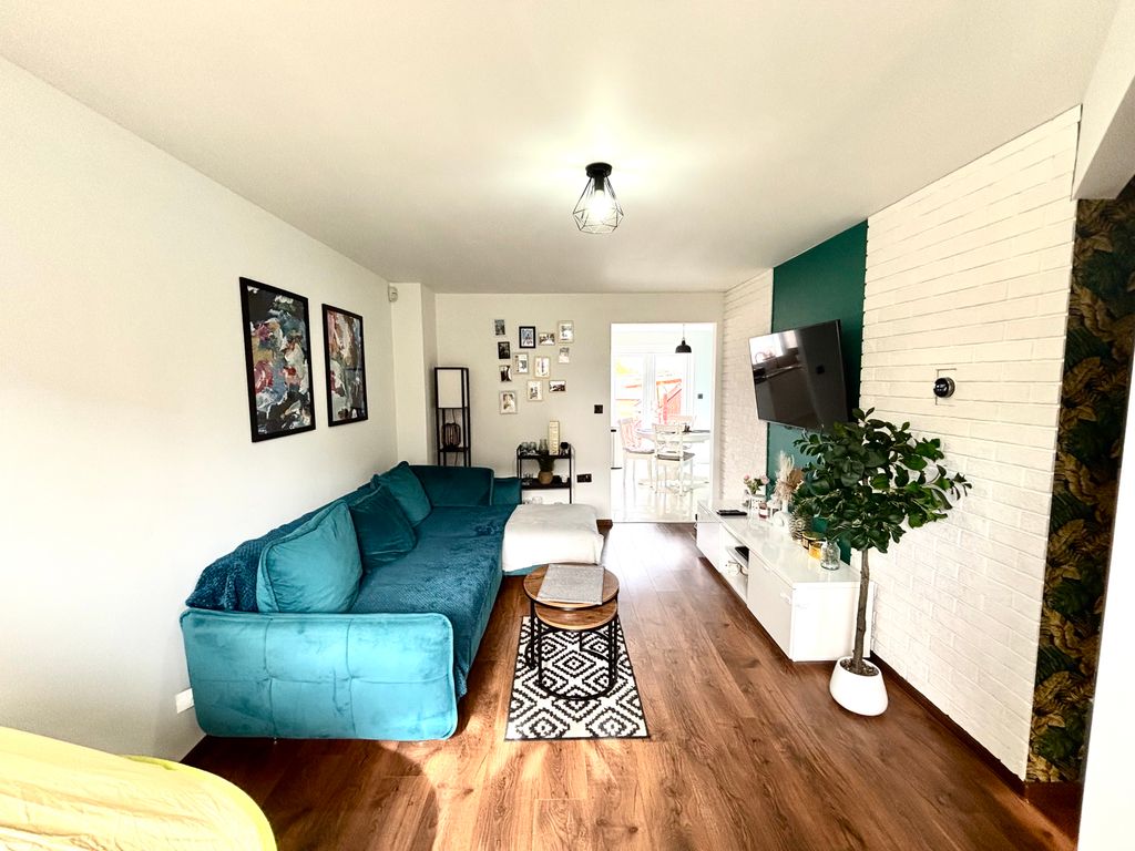 Property photo 2 of 12