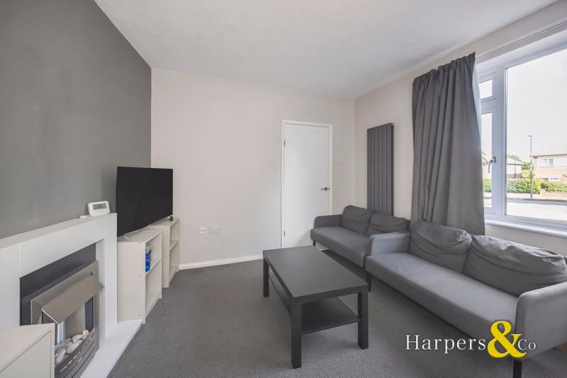 Property photo 3 of 16 Photo 11