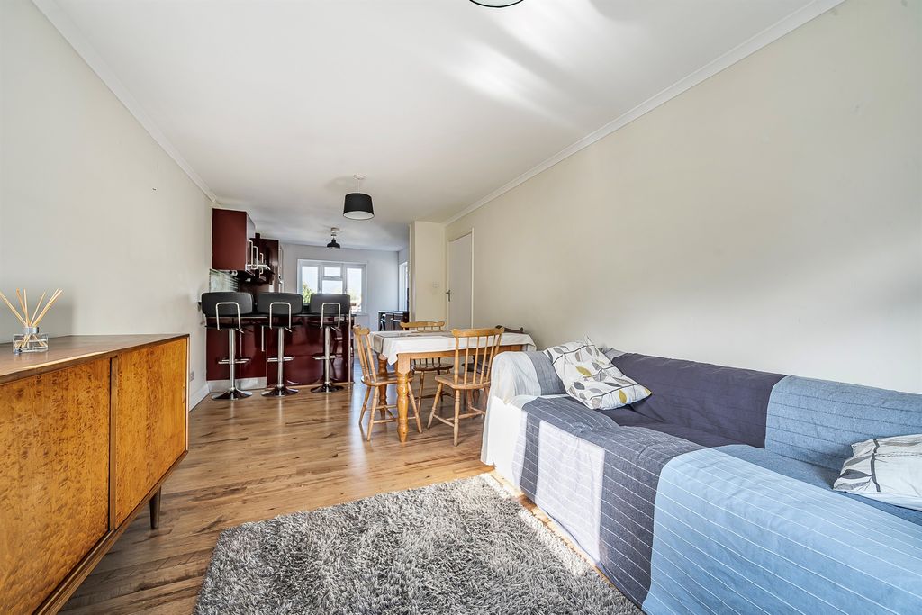 Property photo 2 of 12