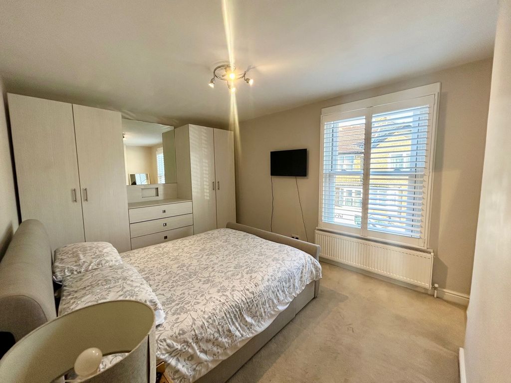 Property photo 2 of 16 Image