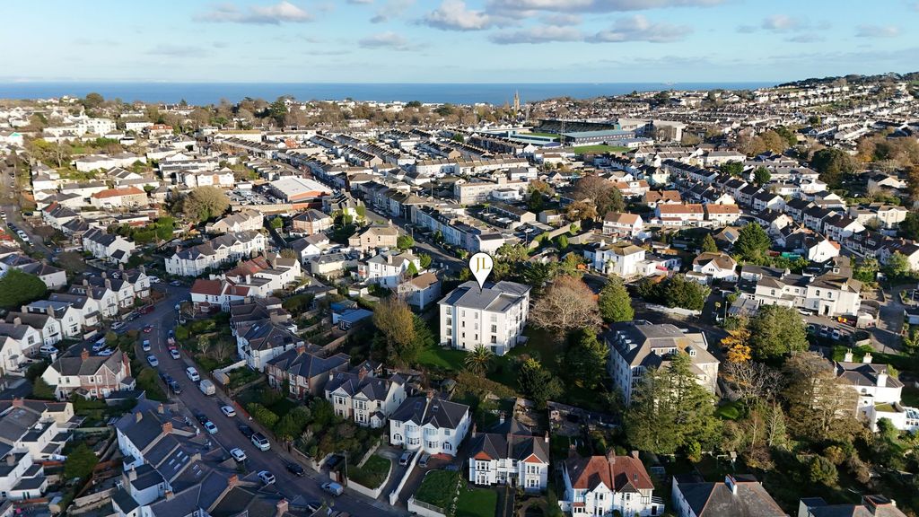 Property photo 3 of 36