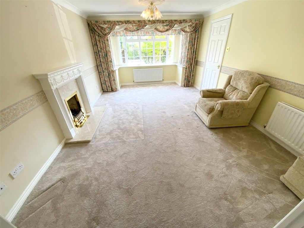 Property photo 2 of 21 Picture No. 11