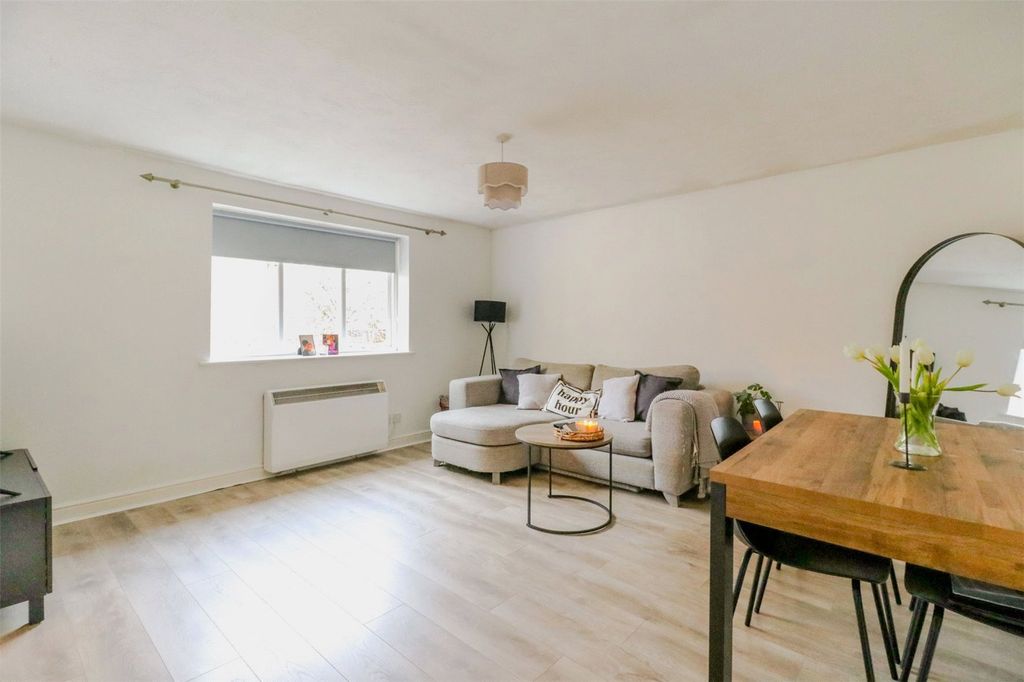 Property photo 3 of 10 Picture No. 15